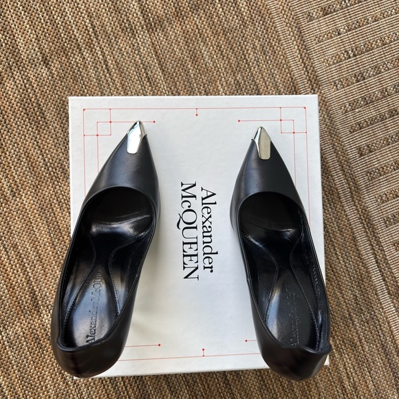Alexander McQueen Black and Silver Heels - Picture 3 of 7